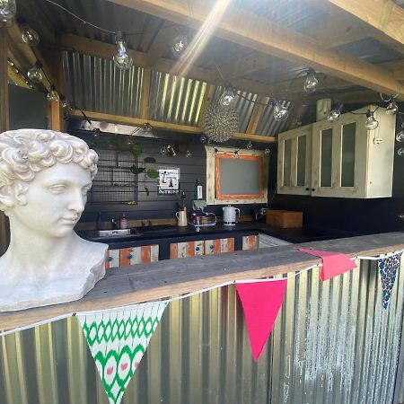 Secret Garden Glamping Hotel Lymington Exterior foto
