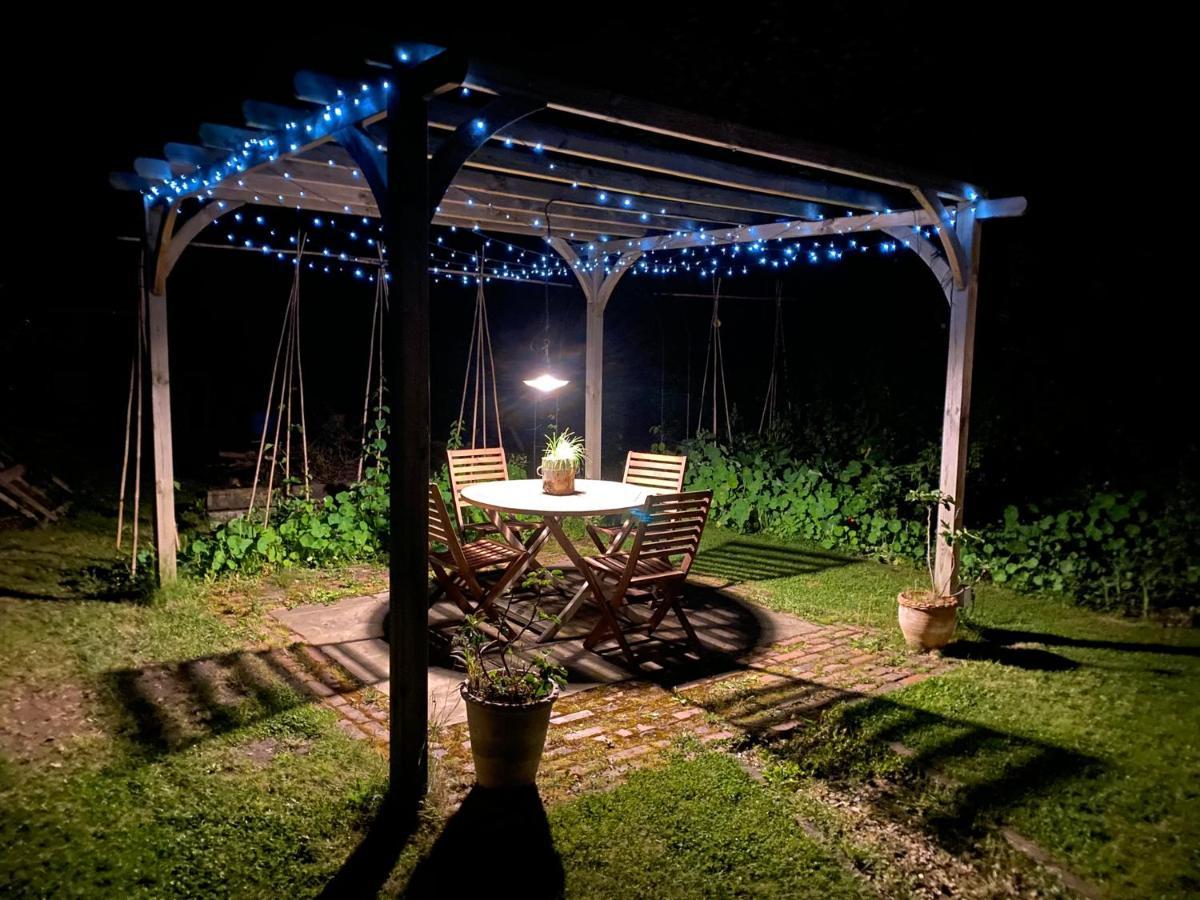 Secret Garden Glamping Hotel Lymington Exterior foto